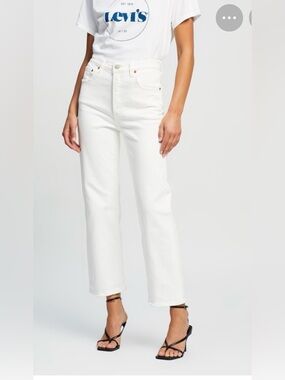 Levi's White Ribcage Straight Cropped Jeans 24